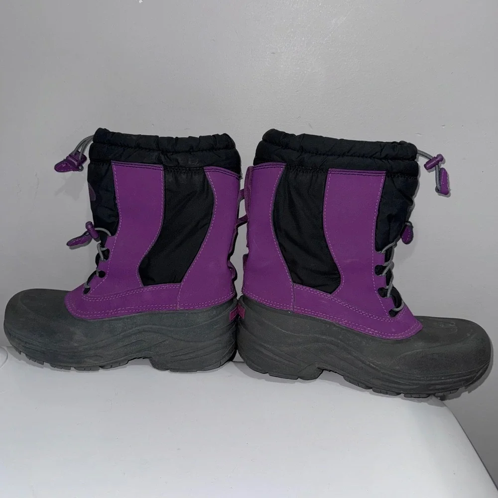 The North Face Alpenglow Snow Boots Girls Size 4 Purple Black EUC Insulated